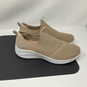 SKECHERS Ultra Flex 3.0 Classy Charm Size 9.5 Shoes Taupe Slip On Sneaker 149855